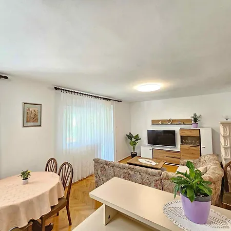In 15492 Apartman