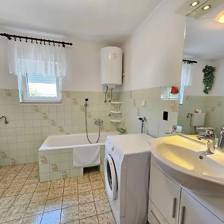 In 15492 Apartman