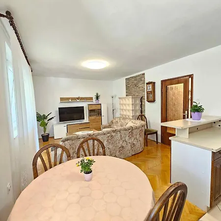 Apartman In 15492