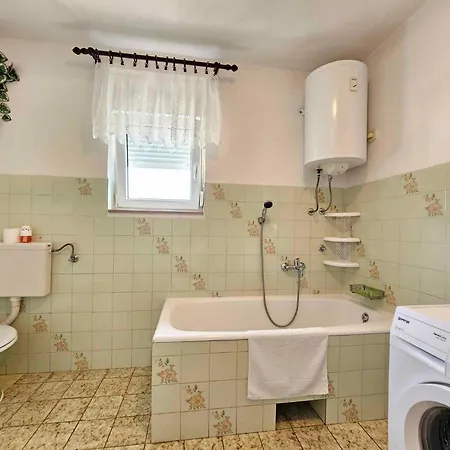 Apartman In 15492 Novi Vinodolski